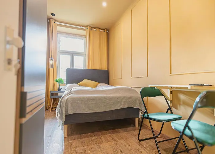 Bright 4br Getaway Near Westbahnhof Station דירה