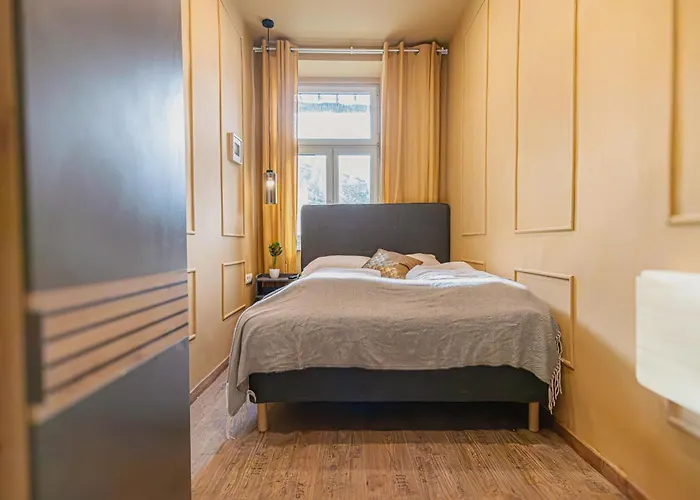 Bright 4br Getaway Near Westbahnhof Station דירה *