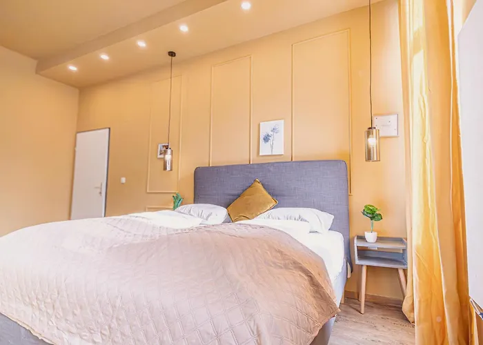Bright 4br Getaway Near Westbahnhof Station דירה וינה