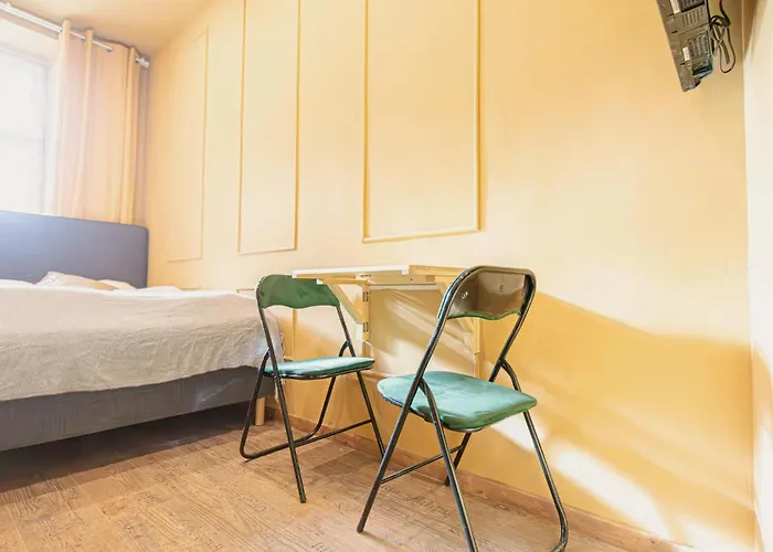 Bright 4br Getaway Near Westbahnhof Station דירה