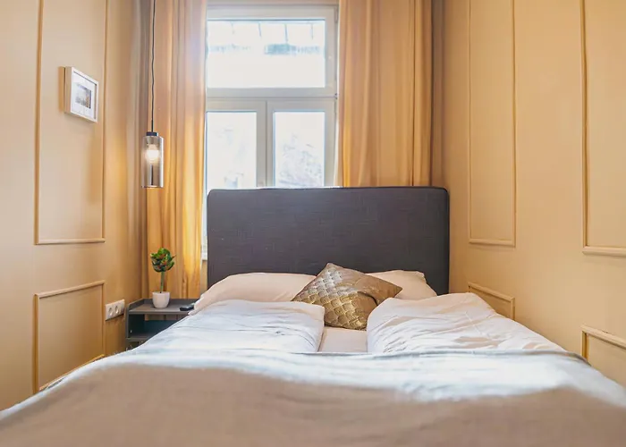 Bright 4br Getaway Near Westbahnhof Station דירה וינה