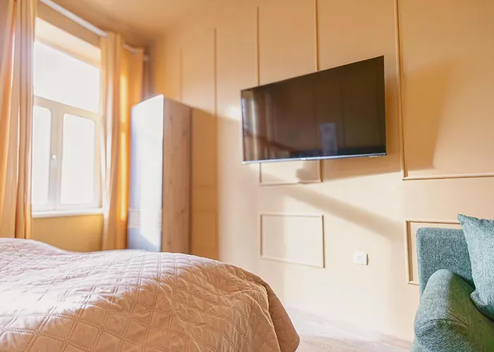 Bright 4br Getaway Near Westbahnhof Station וינה