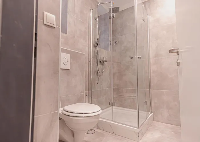 Bright 4br Getaway Near Westbahnhof Station * וינה
